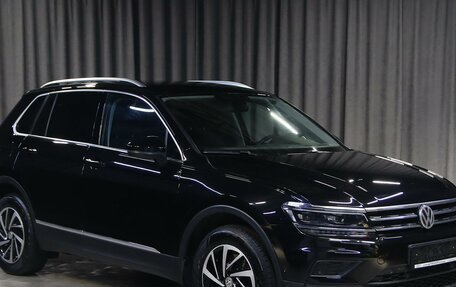 Volkswagen Tiguan II, 2018 год, 2 199 000 рублей, 3 фотография