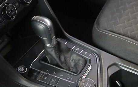 Volkswagen Tiguan II, 2018 год, 2 199 000 рублей, 10 фотография