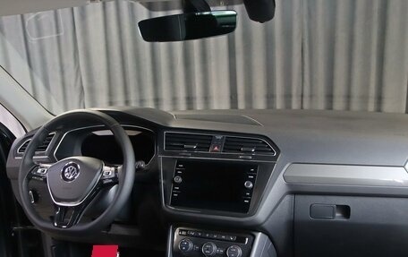 Volkswagen Tiguan II, 2018 год, 2 199 000 рублей, 5 фотография