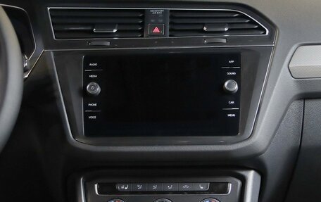 Volkswagen Tiguan II, 2018 год, 2 199 000 рублей, 12 фотография