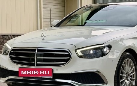 Mercedes-Benz E-Класс, 2021 год, 4 200 000 рублей, 6 фотография