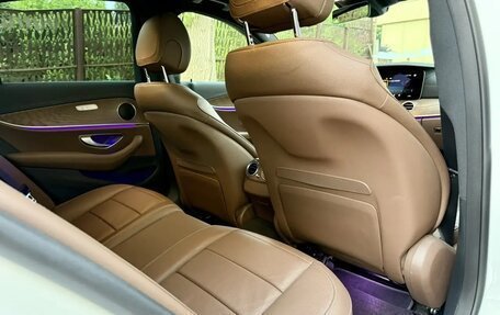 Mercedes-Benz E-Класс, 2021 год, 4 200 000 рублей, 28 фотография