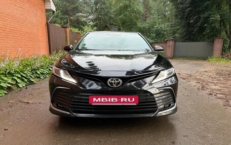 Toyota Camry, 2021 год, 2 900 000 рублей, 8 фотография
