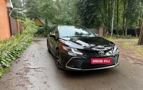 Toyota Camry, 2021 год, 2 900 000 рублей, 5 фотография