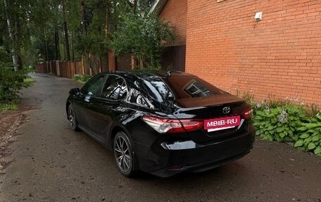 Toyota Camry, 2021 год, 2 900 000 рублей, 9 фотография