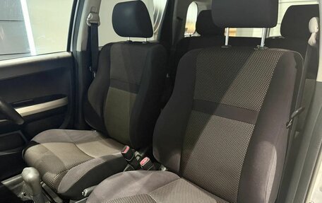Toyota Ist II, 2002 год, 560 000 рублей, 14 фотография