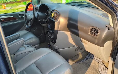 Chrysler Town & Country IV, 2004 год, 810 000 рублей, 6 фотография