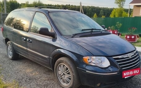 Chrysler Town & Country IV, 2004 год, 810 000 рублей, 19 фотография