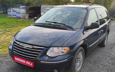 Chrysler Town & Country IV, 2004 год, 810 000 рублей, 18 фотография
