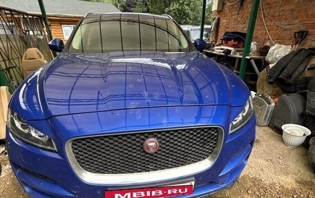 Jaguar F-Pace, 2018 год, 3 000 000 рублей, 2 фотография