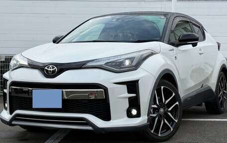Toyota C-HR I рестайлинг, 2022 год, 1 600 000 рублей, 1 фотография