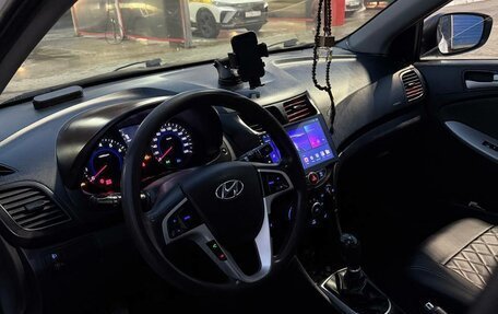 Hyundai Solaris II рестайлинг, 2013 год, 620 000 рублей, 11 фотография
