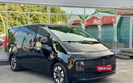 Hyundai Staria, 2023 год, 4 850 000 рублей, 2 фотография