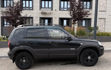 Chevrolet Niva I рестайлинг, 2015 год, 680 000 рублей, 4 фотография