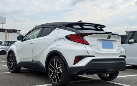 Toyota C-HR I рестайлинг, 2022 год, 1 600 000 рублей, 7 фотография