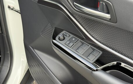 Toyota C-HR I рестайлинг, 2022 год, 1 600 000 рублей, 20 фотография