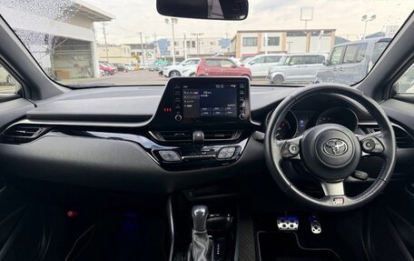 Toyota C-HR I рестайлинг, 2022 год, 1 600 000 рублей, 34 фотография
