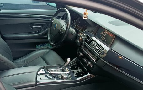 BMW 5 серия, 2016 год, 1 850 000 рублей, 2 фотография