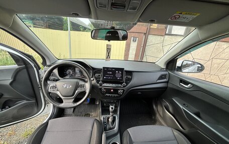 Hyundai Solaris II рестайлинг, 2021 год, 1 299 999 рублей, 9 фотография