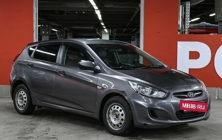 Hyundai Solaris II рестайлинг, 2013 год, 817 000 рублей, 3 фотография