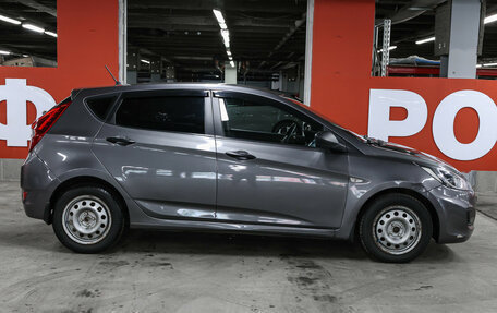Hyundai Solaris II рестайлинг, 2013 год, 817 000 рублей, 4 фотография