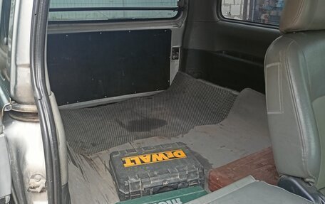 Hyundai H-1 II рестайлинг, 2006 год, 700 000 рублей, 6 фотография