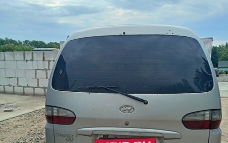 Hyundai H-1 II рестайлинг, 2006 год, 700 000 рублей, 3 фотография