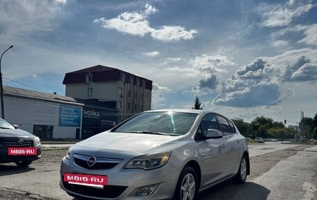Opel Astra J, 2011 год, 499 999 рублей, 9 фотография