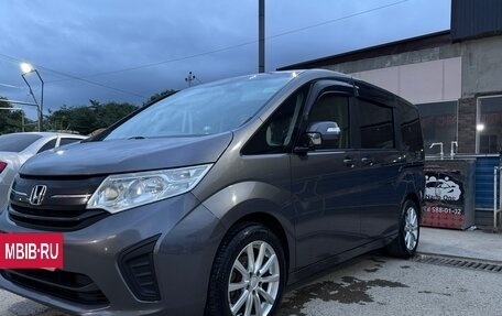 Honda Stepwgn IV, 2017 год, 1 600 000 рублей, 2 фотография