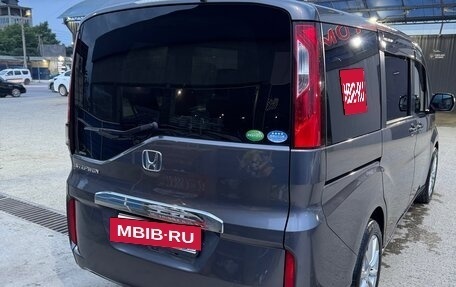 Honda Stepwgn IV, 2017 год, 1 600 000 рублей, 6 фотография