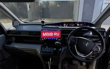 Honda Stepwgn IV, 2017 год, 1 600 000 рублей, 8 фотография
