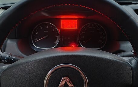 Renault Duster I рестайлинг, 2014 год, 900 000 рублей, 11 фотография