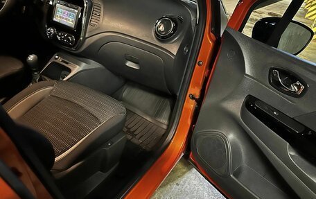Renault Kaptur I рестайлинг, 2017 год, 1 748 000 рублей, 19 фотография