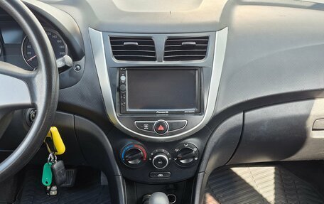 Hyundai Solaris II рестайлинг, 2013 год, 840 000 рублей, 11 фотография