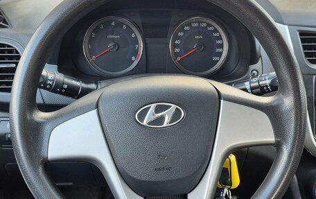 Hyundai Solaris II рестайлинг, 2013 год, 840 000 рублей, 10 фотография