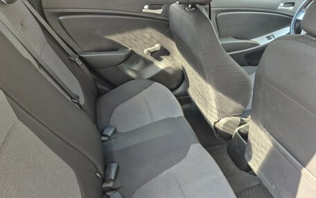 Hyundai Solaris II рестайлинг, 2013 год, 840 000 рублей, 16 фотография