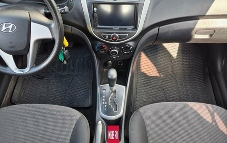 Hyundai Solaris II рестайлинг, 2013 год, 840 000 рублей, 12 фотография