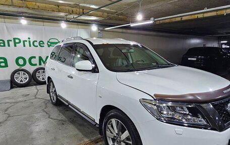 Nissan Pathfinder, 2015 год, 1 700 000 рублей, 2 фотография