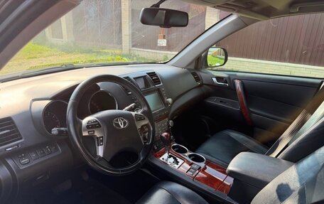 Toyota Highlander III, 2012 год, 1 900 000 рублей, 8 фотография