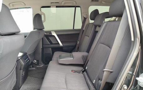 Toyota Land Cruiser Prado 150 рестайлинг 2, 2021 год, 4 999 000 рублей, 12 фотография