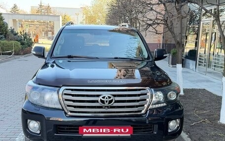 Toyota Land Cruiser 200, 2013 год, 2 850 000 рублей, 3 фотография