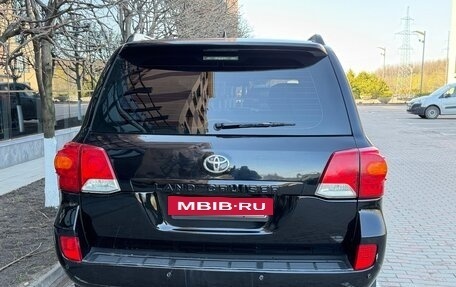 Toyota Land Cruiser 200, 2013 год, 2 850 000 рублей, 2 фотография