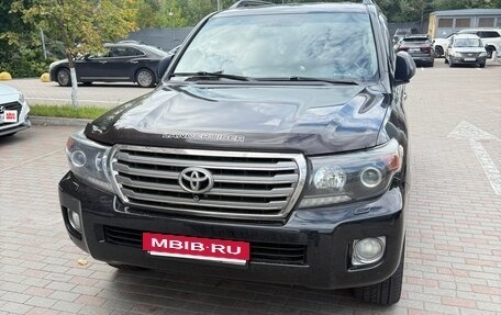 Toyota Land Cruiser 200, 2013 год, 2 850 000 рублей, 10 фотография