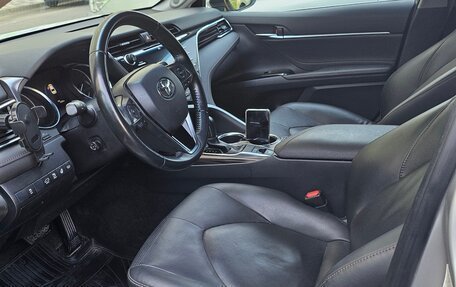 Toyota Camry, 2019 год, 3 250 000 рублей, 4 фотография