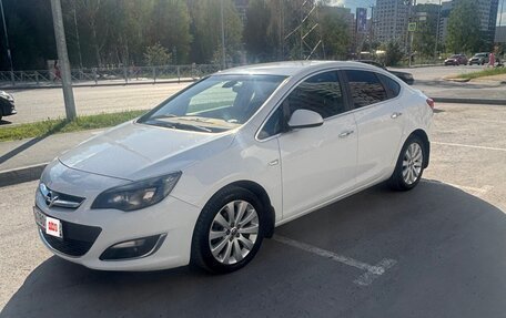 Opel Astra J, 2013 год, 820 000 рублей, 3 фотография