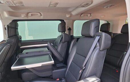 Peugeot Traveller I, 2019 год, 3 000 000 рублей, 6 фотография