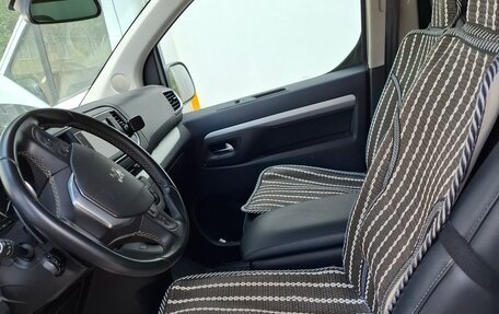 Peugeot Traveller I, 2019 год, 3 000 000 рублей, 7 фотография