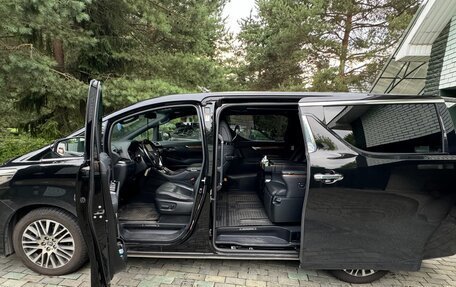 Toyota Alphard III, 2017 год, 3 900 000 рублей, 2 фотография