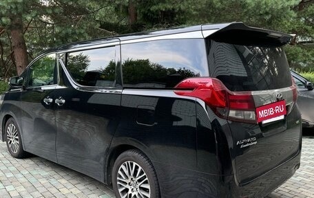 Toyota Alphard III, 2017 год, 3 900 000 рублей, 4 фотография