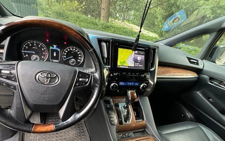Toyota Alphard III, 2017 год, 3 900 000 рублей, 9 фотография